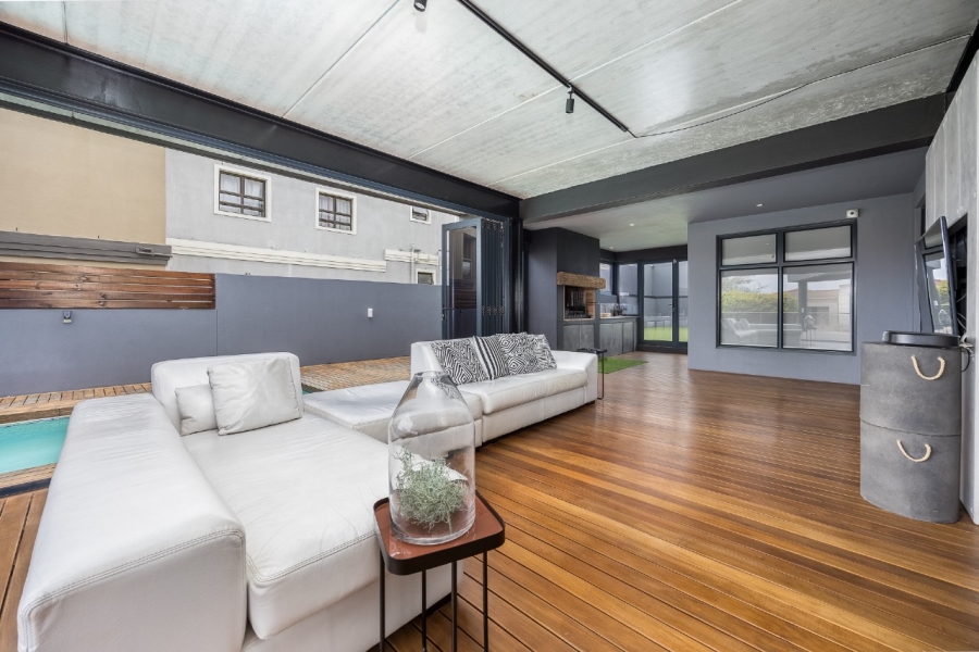 5 Bedroom Property for Sale in Deo Gracia Western Cape